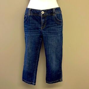 Chico’s Dark Wash Boyfriend Peddle Pushers with Vertical Back Leg Hem- Size 0